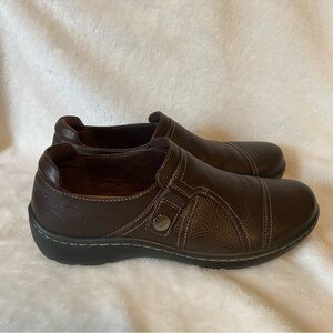 Clarks Brown women’s Leather Flats with Elastic Panel